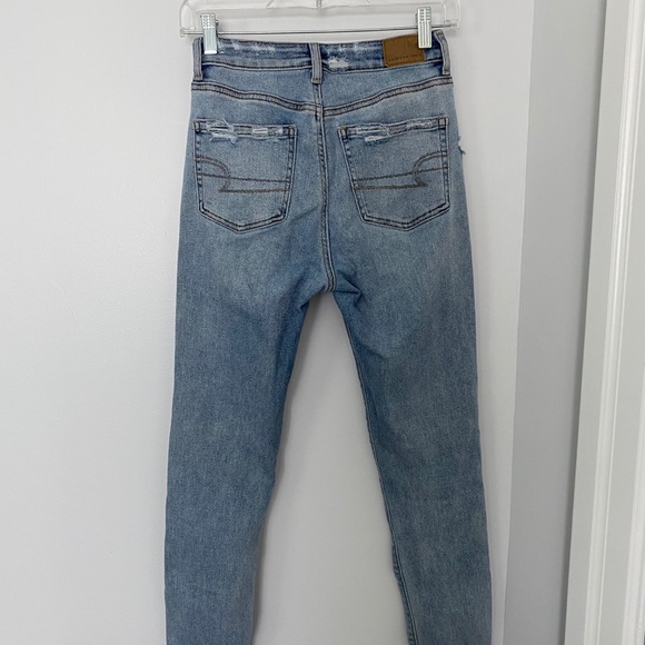 Light wash mom jeans - Picture 4 of 5